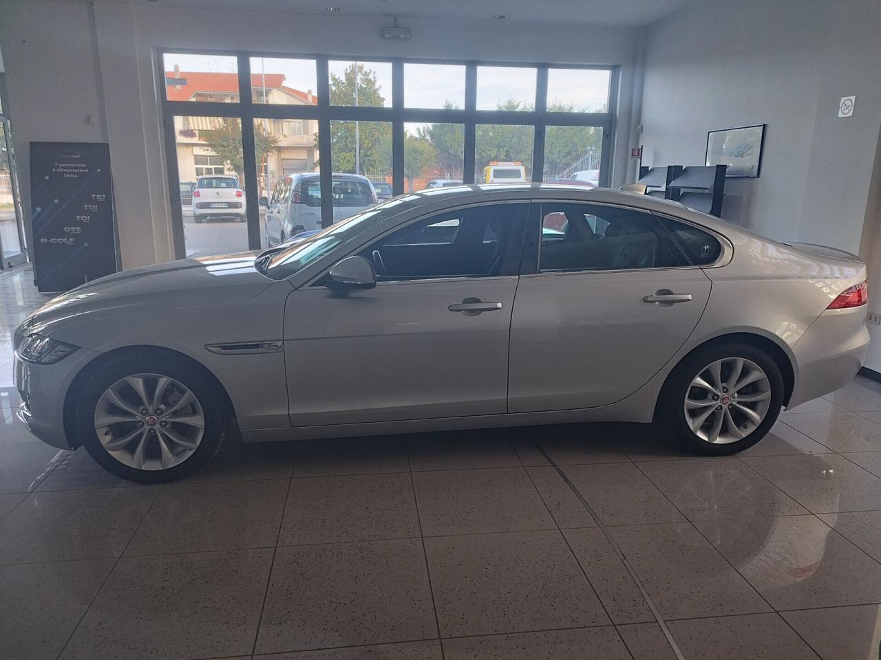 Jaguar XF 2.0 D 180 CV aut. Prestige