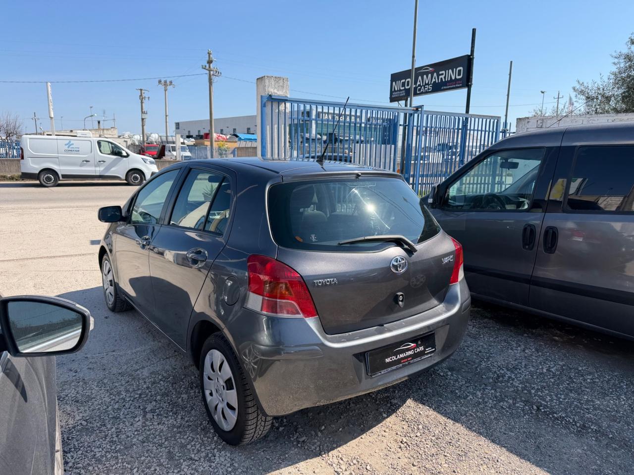 Toyota Yaris 1.0 5 porte Sol