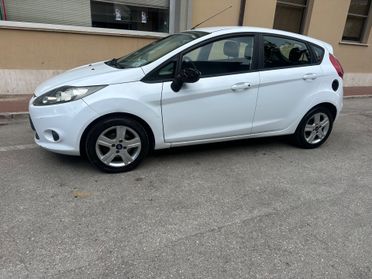 Ford Fiesta 1.2 82 CV 5 porte Titanium 2010 neopatentati