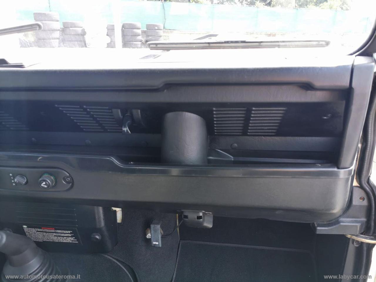 LAND ROVER Defender 90 2.5 Td5 Soft-Top