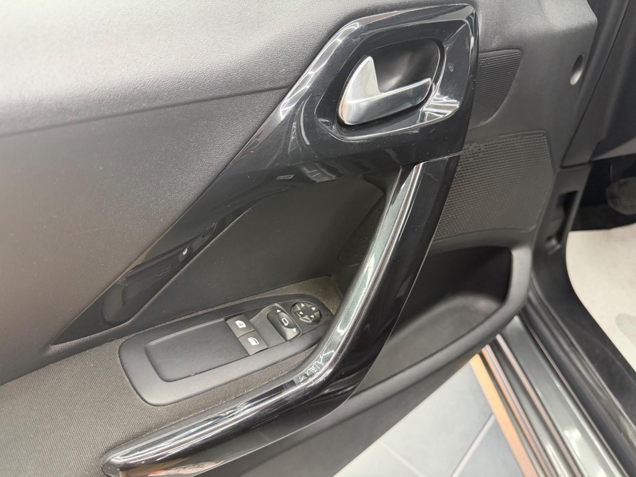 Peugeot 208 PureTech 82 5 porte Active