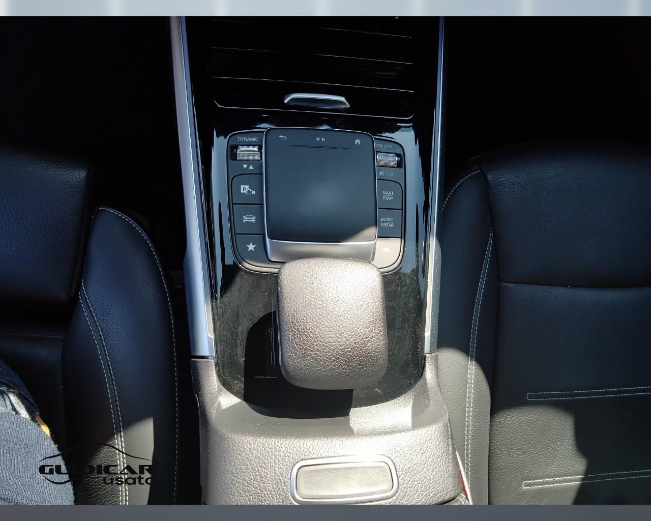 Mercedes-Benz GLB - X247 2019 - GLB 200 d Premium auto