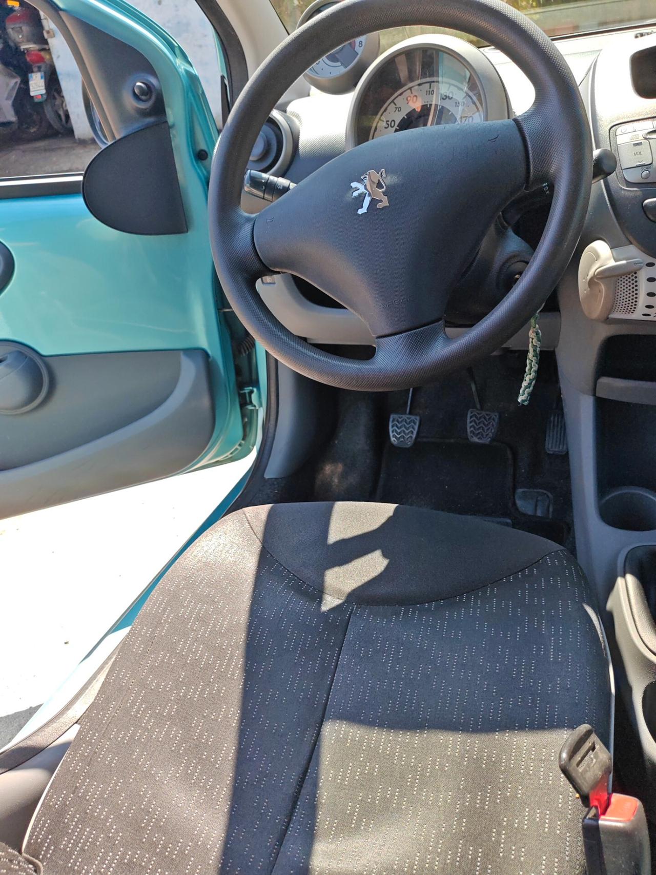 Peugeot 107 RESTYLING PERFETTA VOMERO 2011