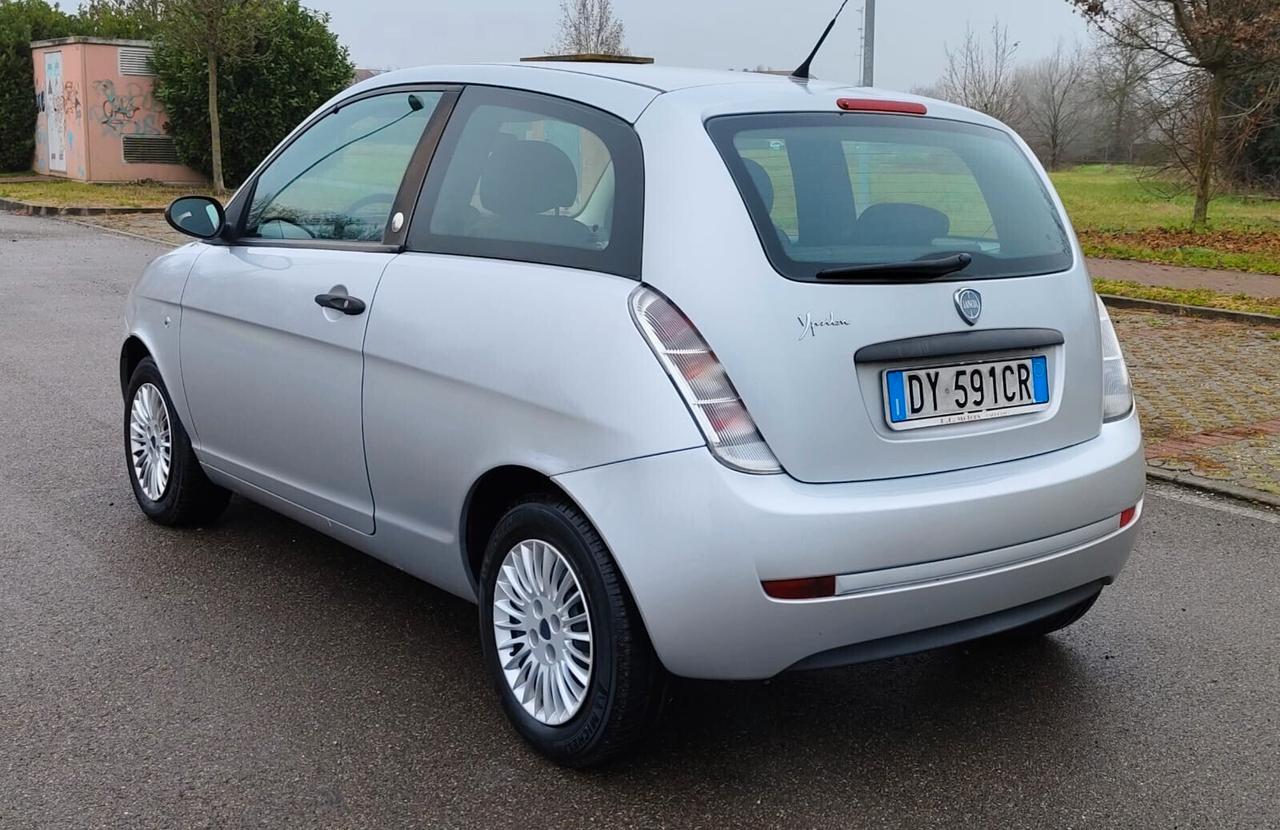 Lancia Ypsilon 1.4 Argento Ecochic GPL