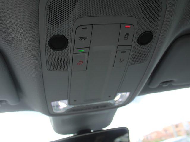 AUDI Q2 35 TDI quattro S tronic Identity Black