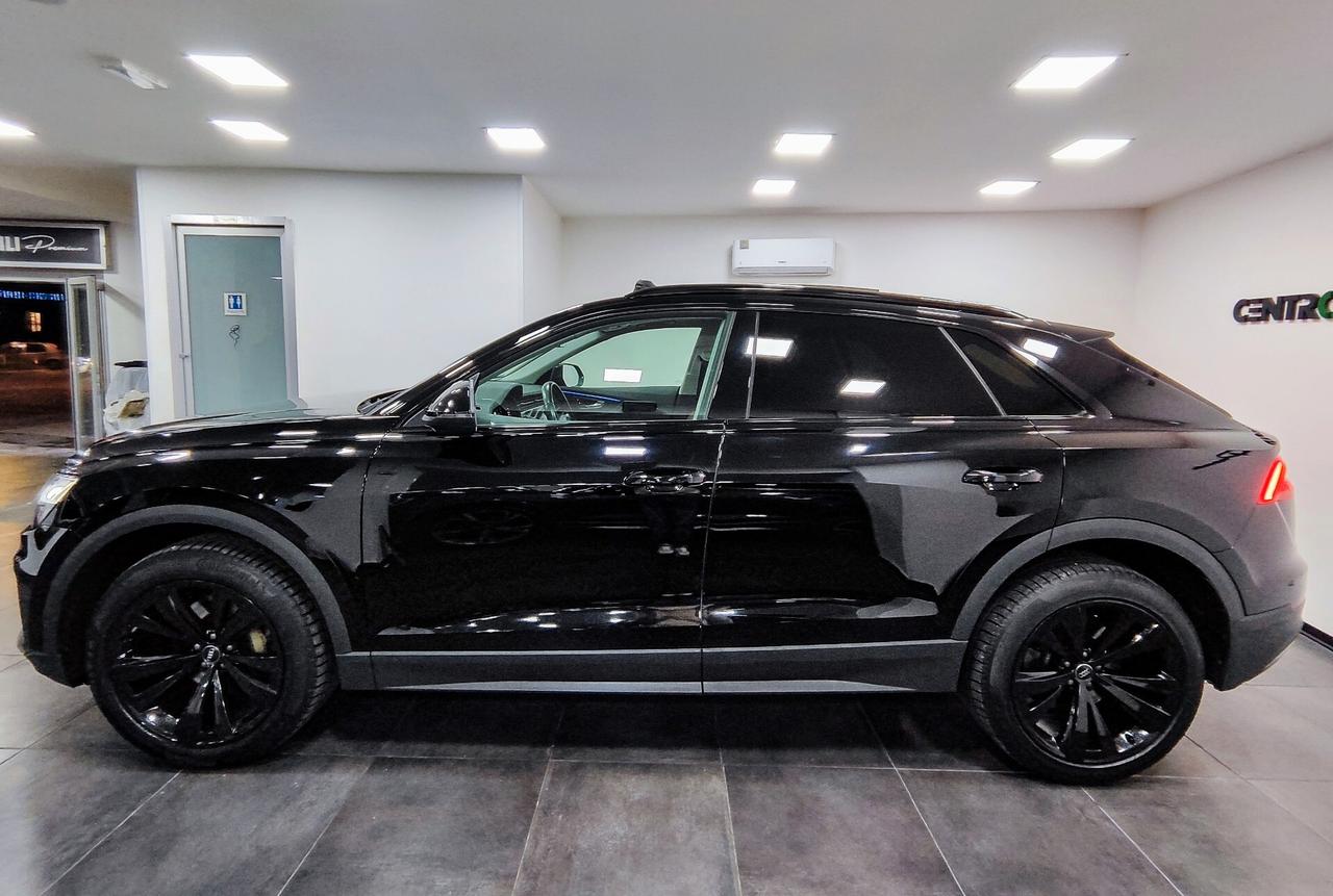 Audi Q8 50 TDI 286 CV quattro Sport Matrix Tetto