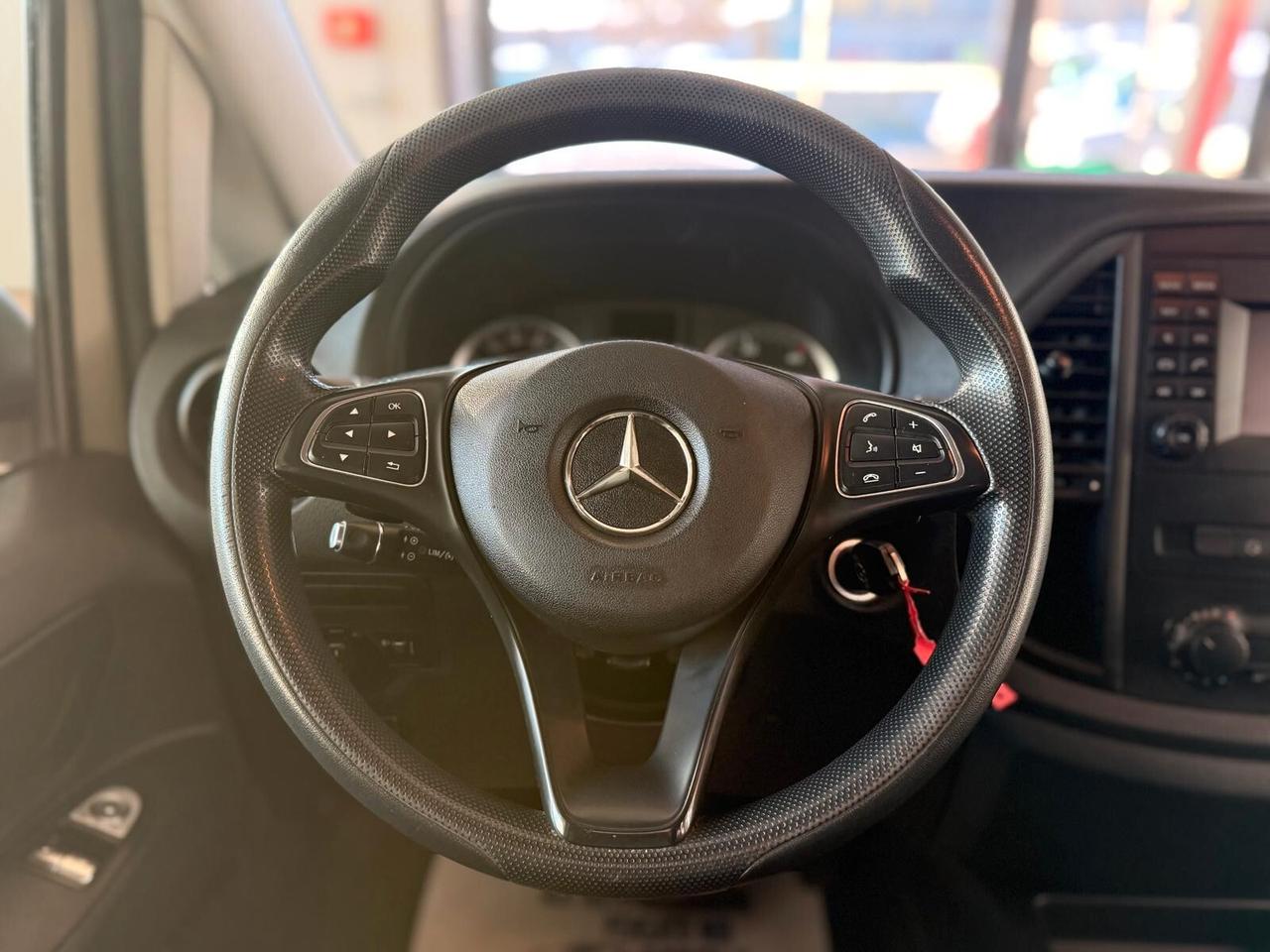 Mercedes Benz vito114CDI AUTOMATICO 5 POSTI AUTOCARRO lungo