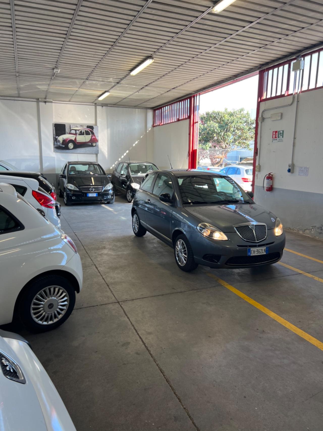 Lancia Ypsilon 1.3 MJT 75 CV Diva