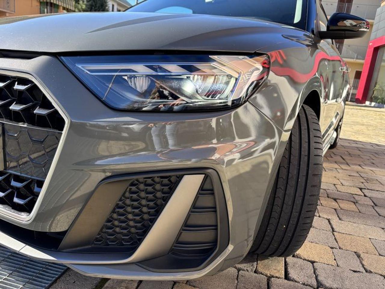 Audi A1 SPB 30 TFSI S tronic S line edition LED-APP-17"