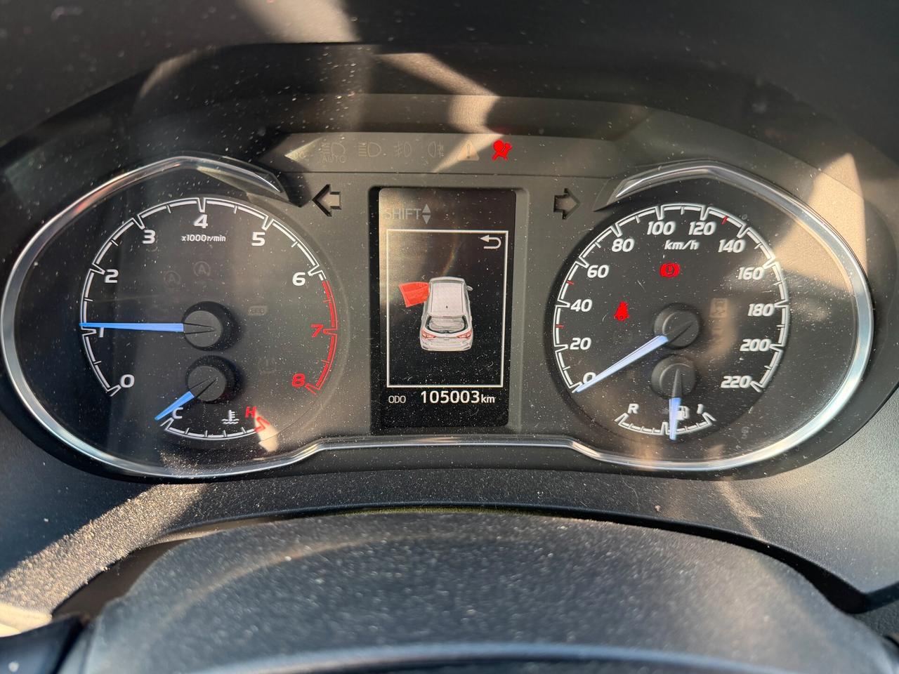 TOYOTA YARIS 2017 1.5 BENZINA 111 CV *MARCIANTE