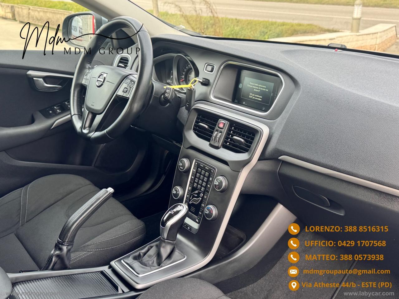 VOLVO V40 D2 Geartronic R-design Momentum