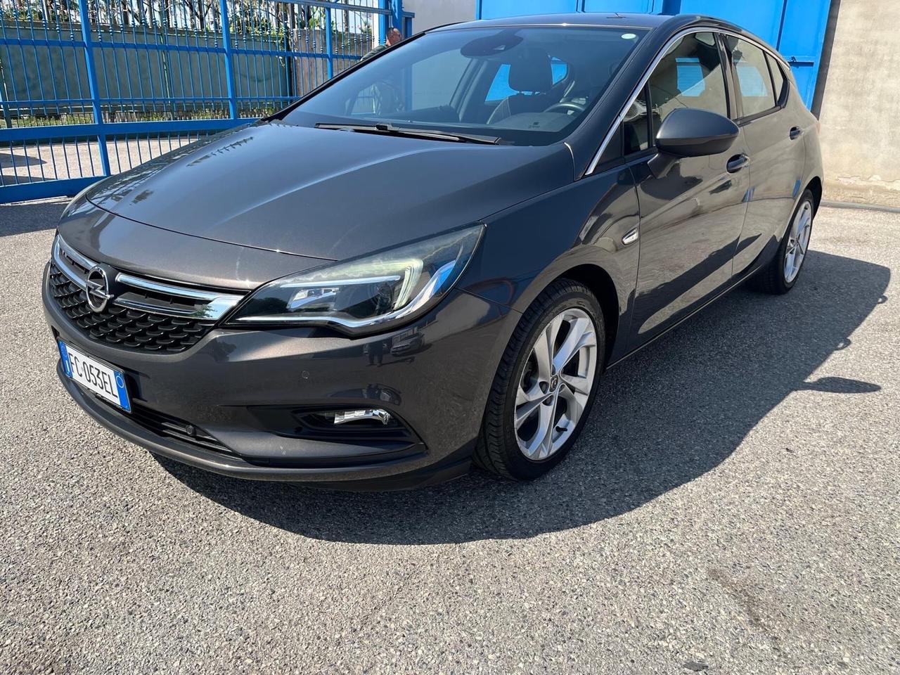 Opel astra 5P-1.6 cdti/136 cv - full -2016