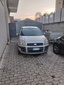 Ford Fusion 1.4 TDCi con gancio traino e carrello omologati sul libretto £2990