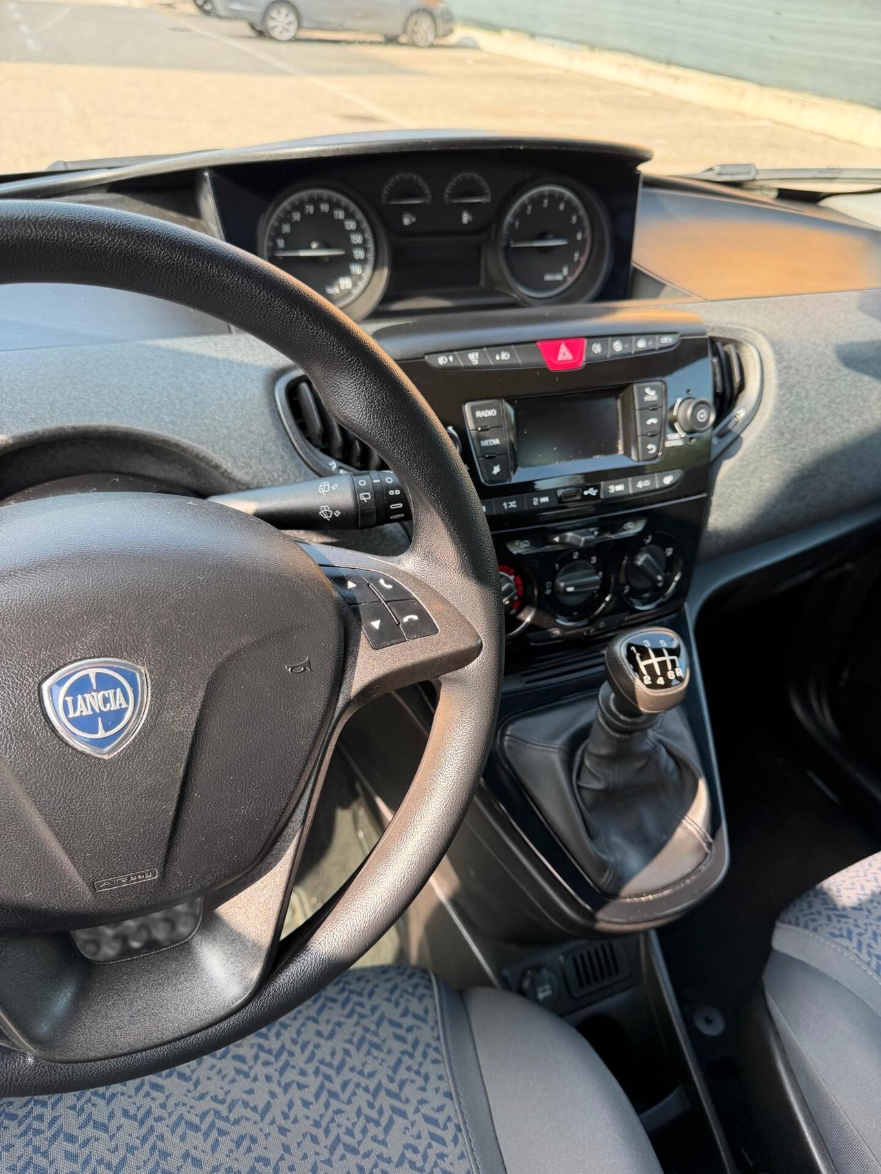 Lancia Ypsilon 1.0 Hybrid - NEOPATENTATI - 12 MESI DI GARANZIA -