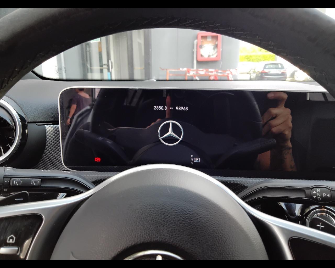 Mercedes-Benz Classe A - W177 2018 - A 180 d Sport auto