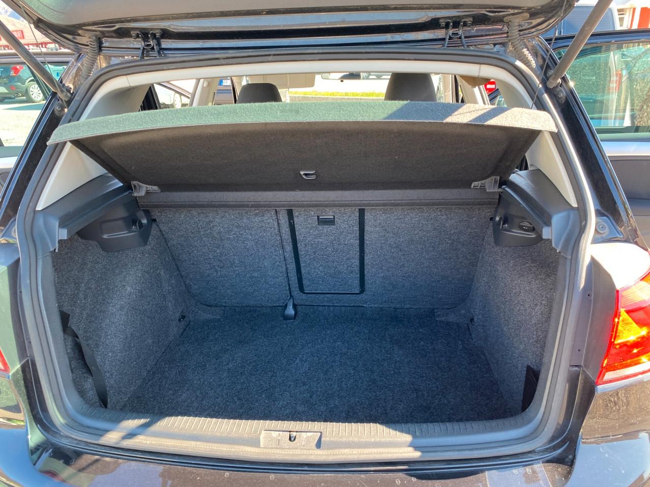 Volkswagen Golf 1.6 TDI DPF 5p. Highline