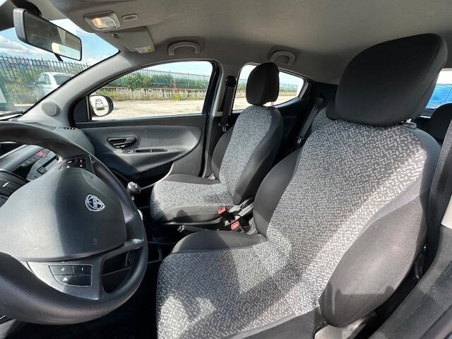 Lancia Ypsilon 1.2 69 CV 5 porte GPL Ecochic Silver OK PATENTATI
