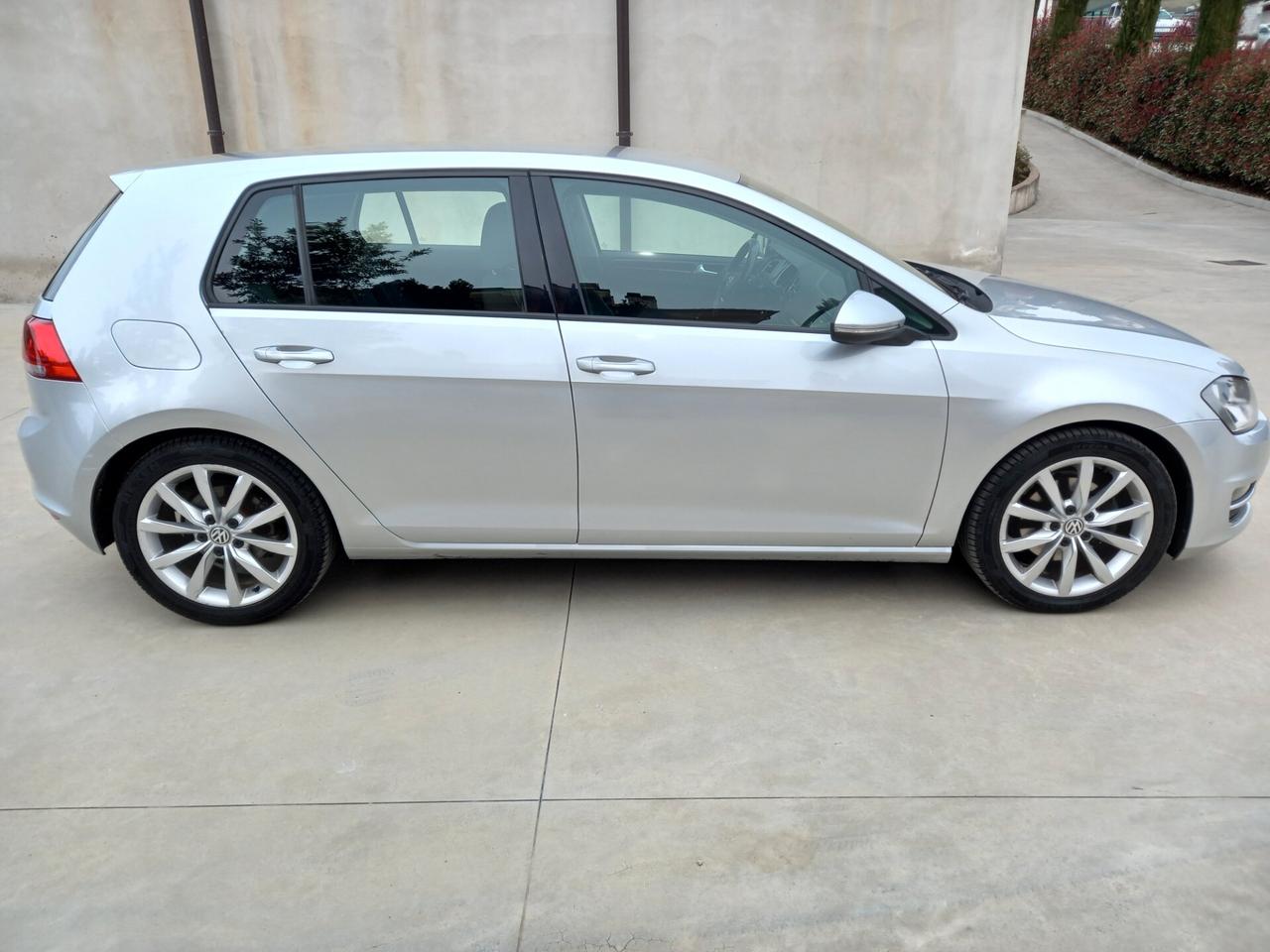 Volkswagen Golf 2.0 TDI 5p. Highline BlueMotion Technology