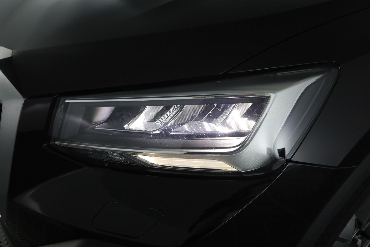 AUDI Q2 35 TFSI S tronic Business
