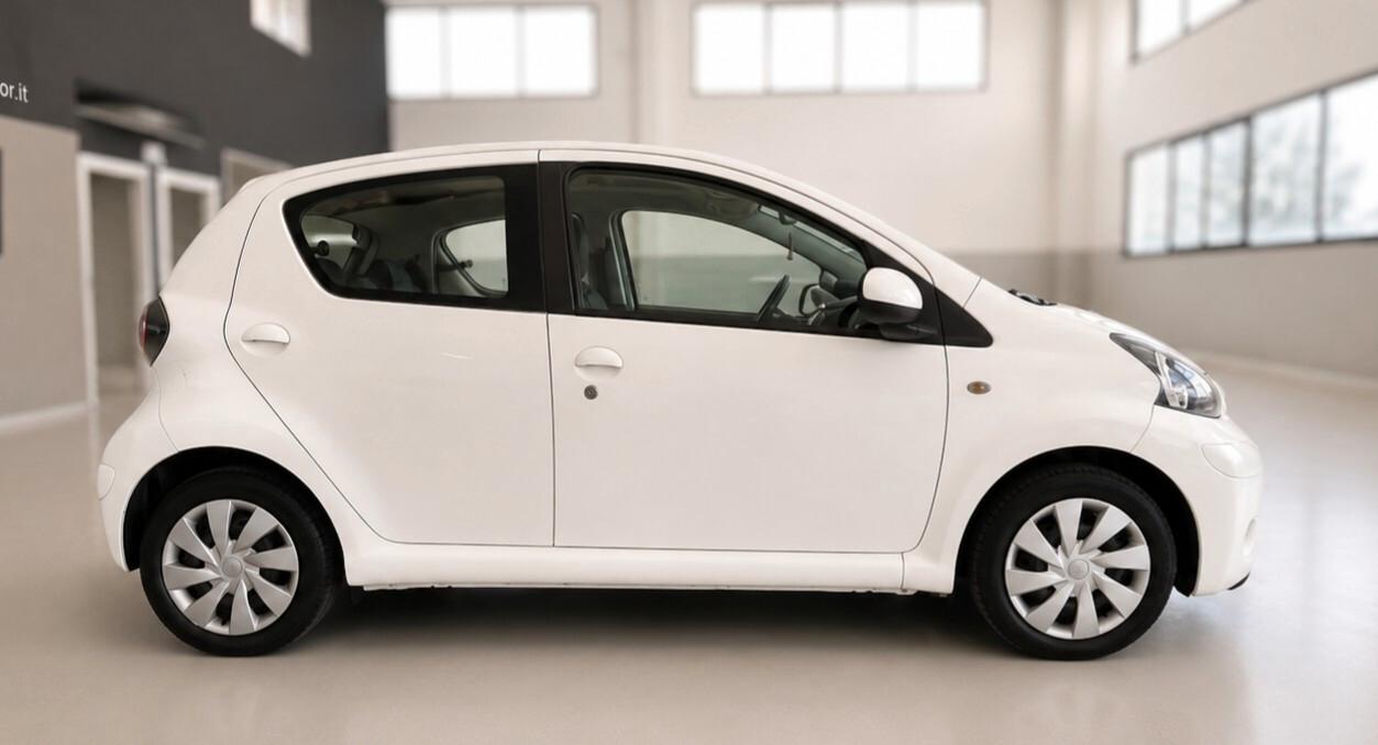 Toyota Aygo 1.0 12V VVT-i 5 porte Active Connect