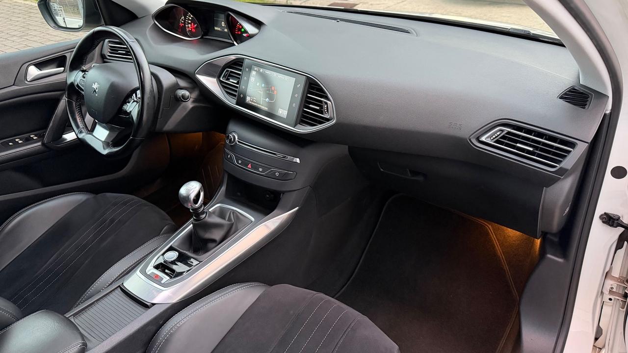 Peugeot 308 BlueHDi 150 S&S SW Allure