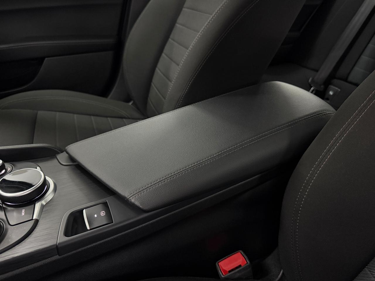 Alfa Romeo Giulia 2.2 TD 150 CV SUPER KIT DISTRIBUZIONE ESEGUITO A 109000 KM GOMME NUOVE - CARFAX VISIBILE DALLE FOTO