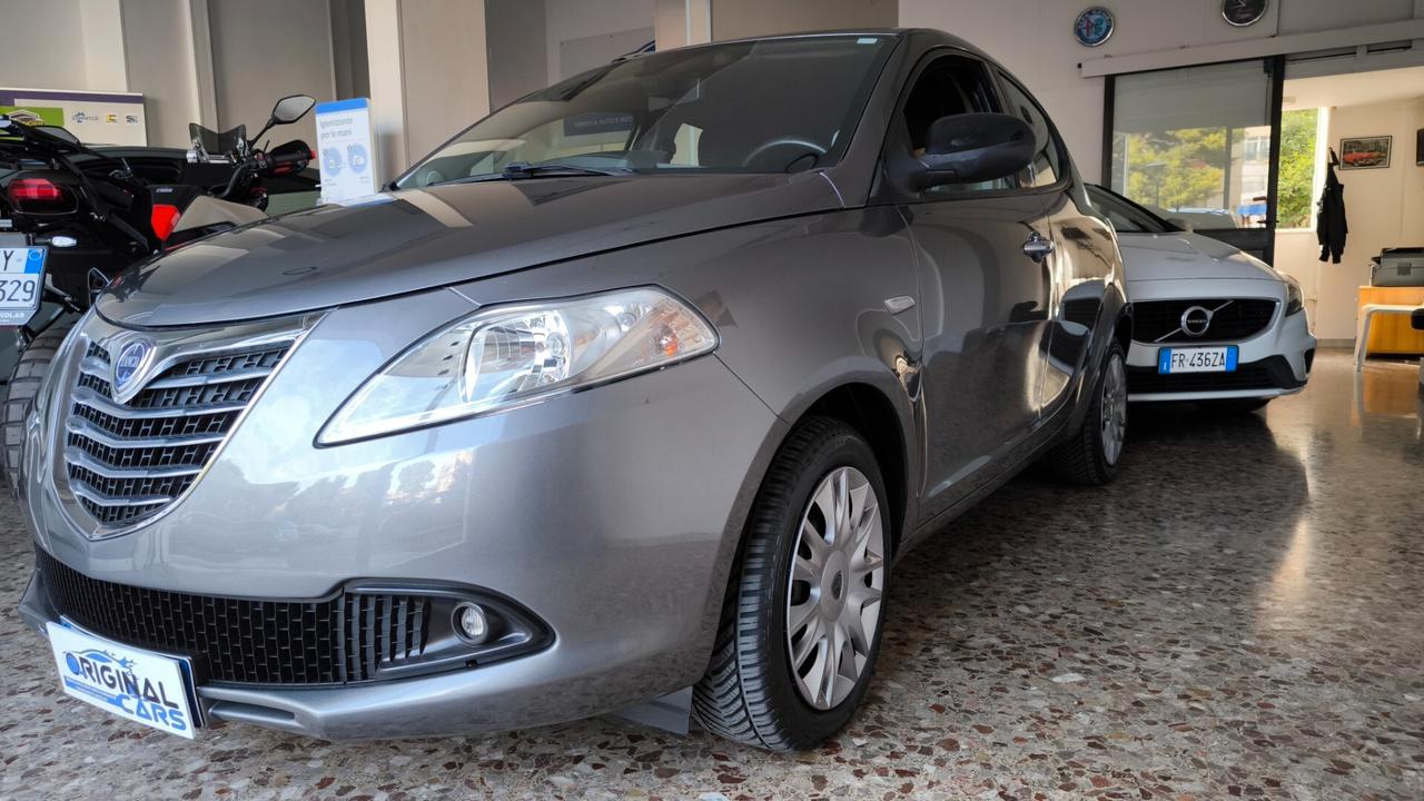 Lancia Ypsilon 1.2 69 CV 5 porte S&S Silver