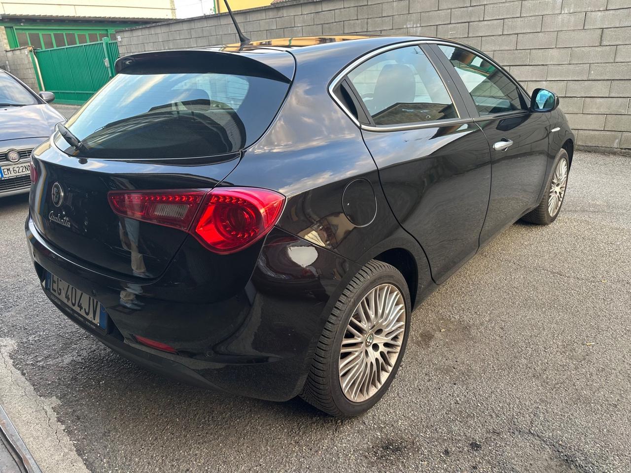 Alfa Romeo Giulietta 1.6 JTDm NEOPATENTATI