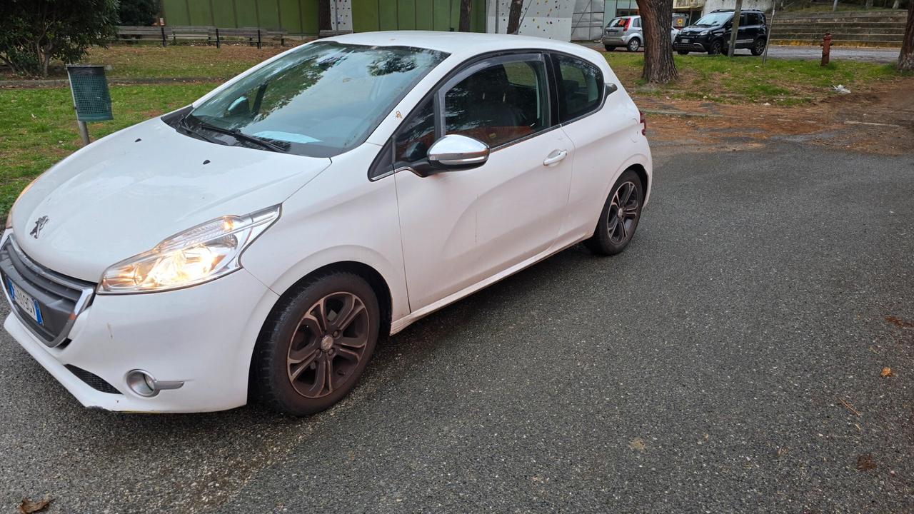 Peugeot 208 1.2 VTi 82 CV 3 porte Allure