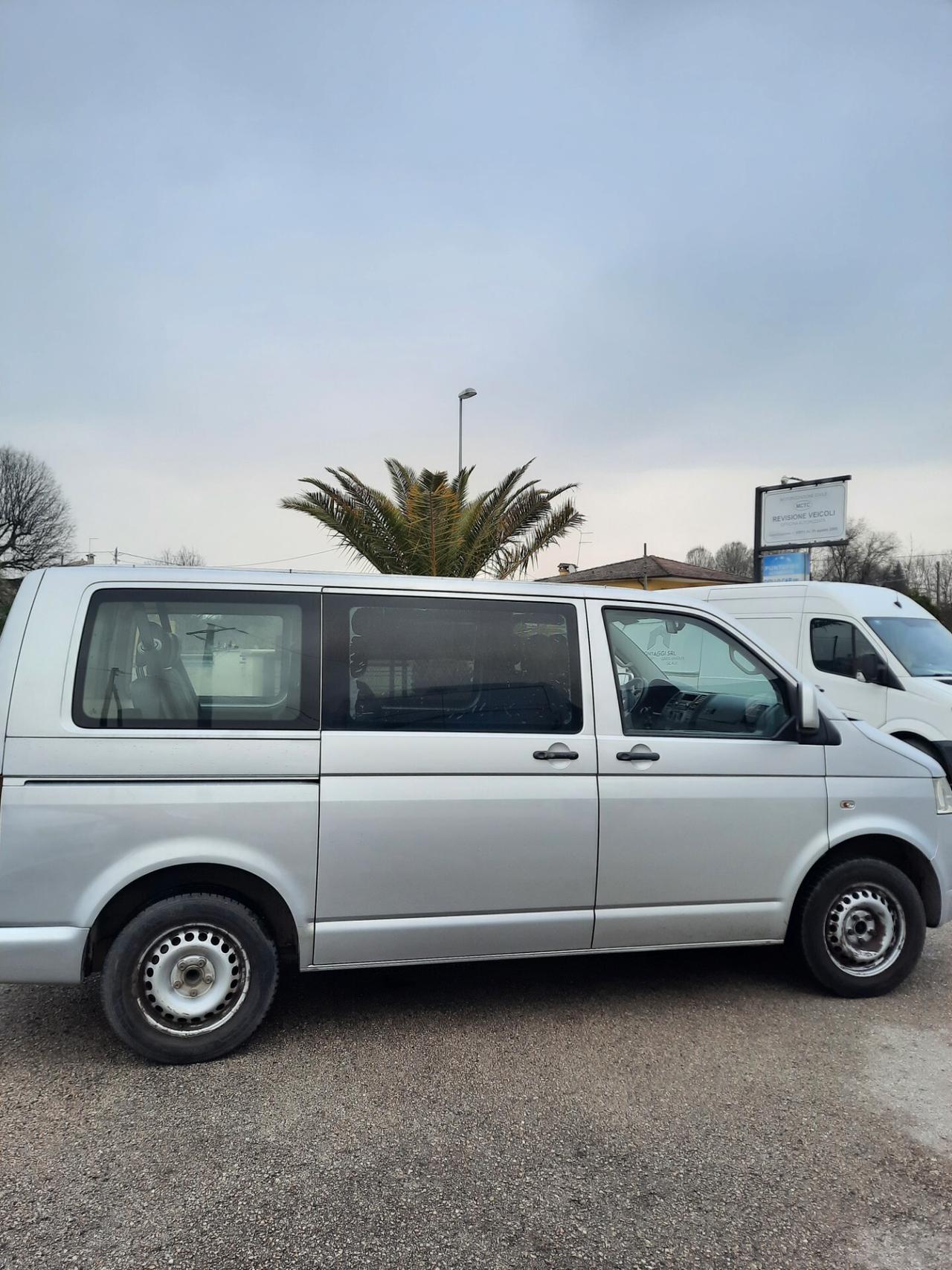 Volkswagen Transporter 9 POSTI California 1.9 TDI Comfortline