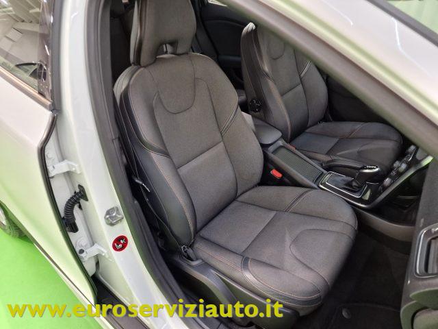 VOLVO V40 Cross Country D2 Geartronic Business