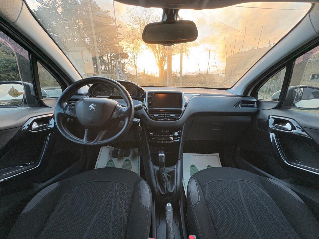 Peugeot 208 1.4 HDi 68 CV 5 porte Allure