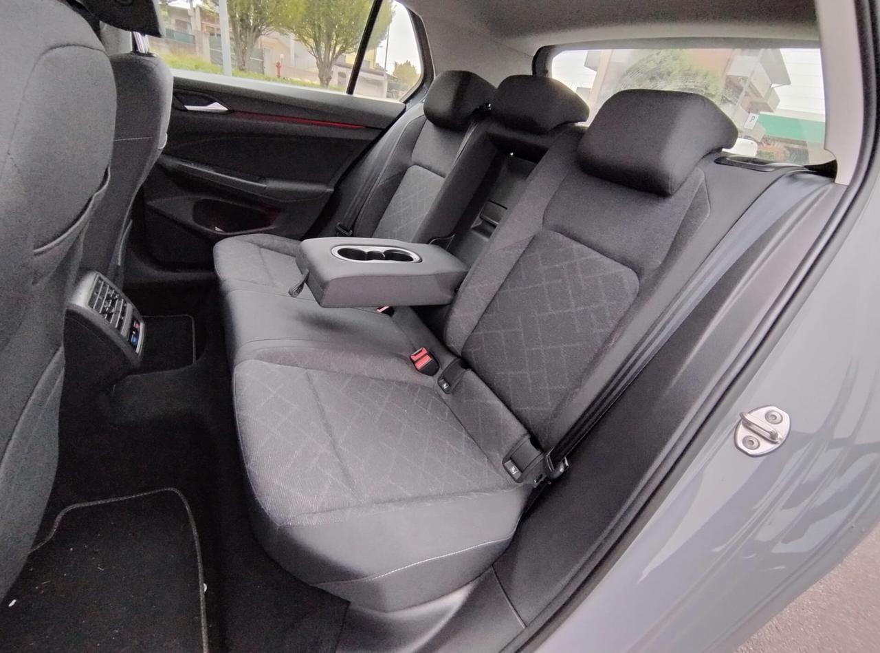 Volkswagen Golf 1.0 eTSI EVO DSG Life