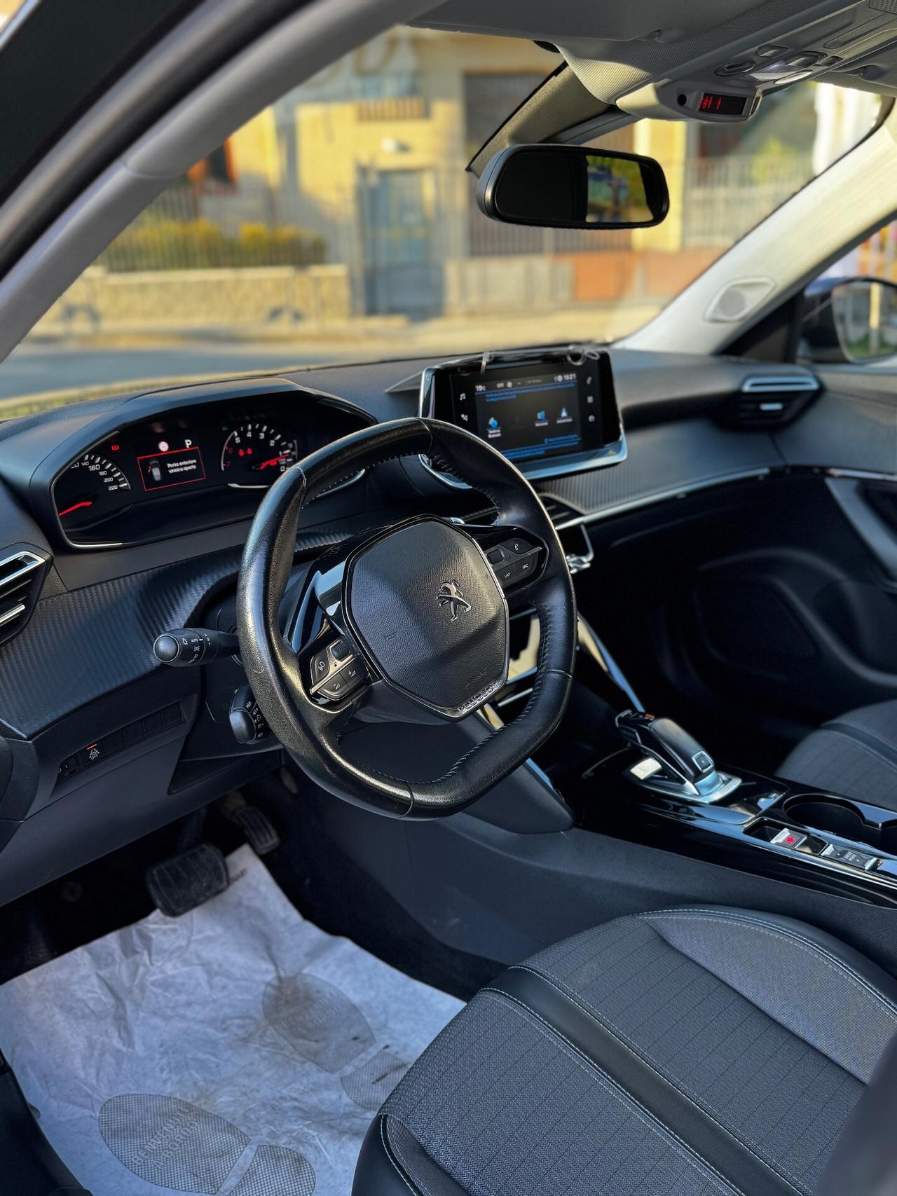 Peugeot 2008 BlueHDi 130 S&S EAT8 Allure