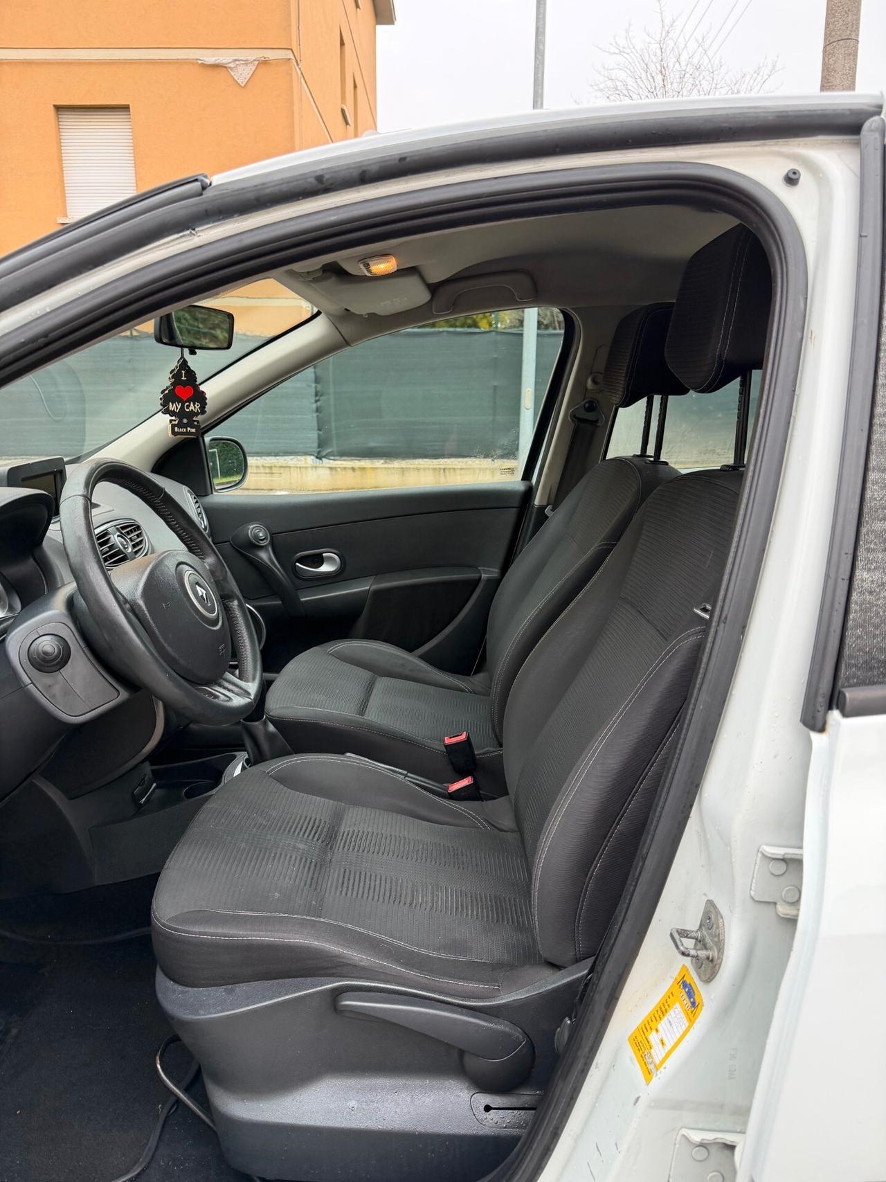 Renault Clio 1.5 dci - NEOPATENTATI - 12 MESI DI GARANZIA -