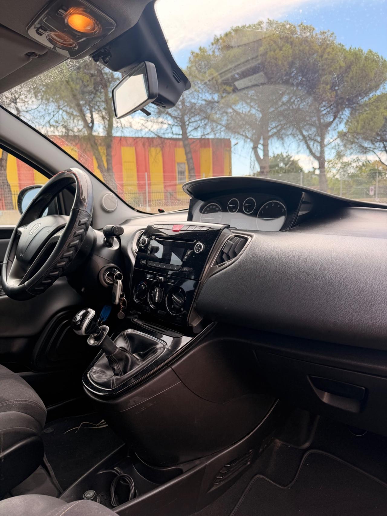 Lancia Ypsilon 1.2 69 CV 5 porte GPL Ecochic Platinum