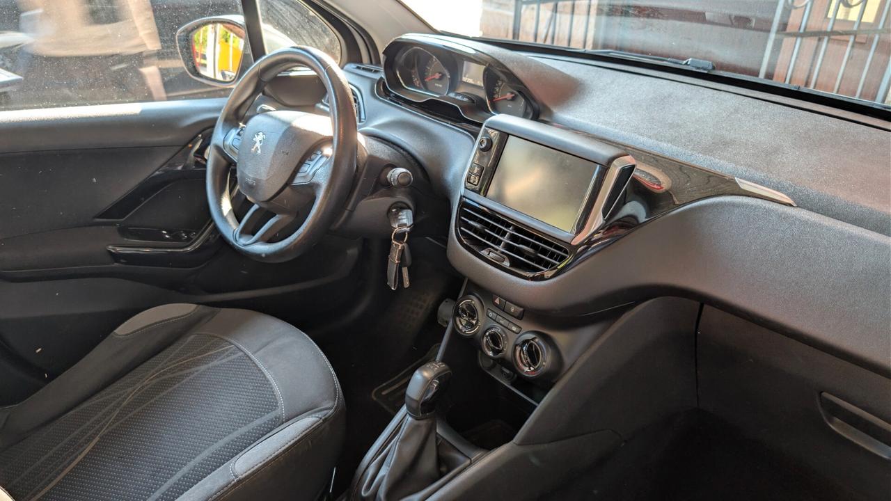 Peugeot 208 1.4 HDi 68 CV 5 porte Allure