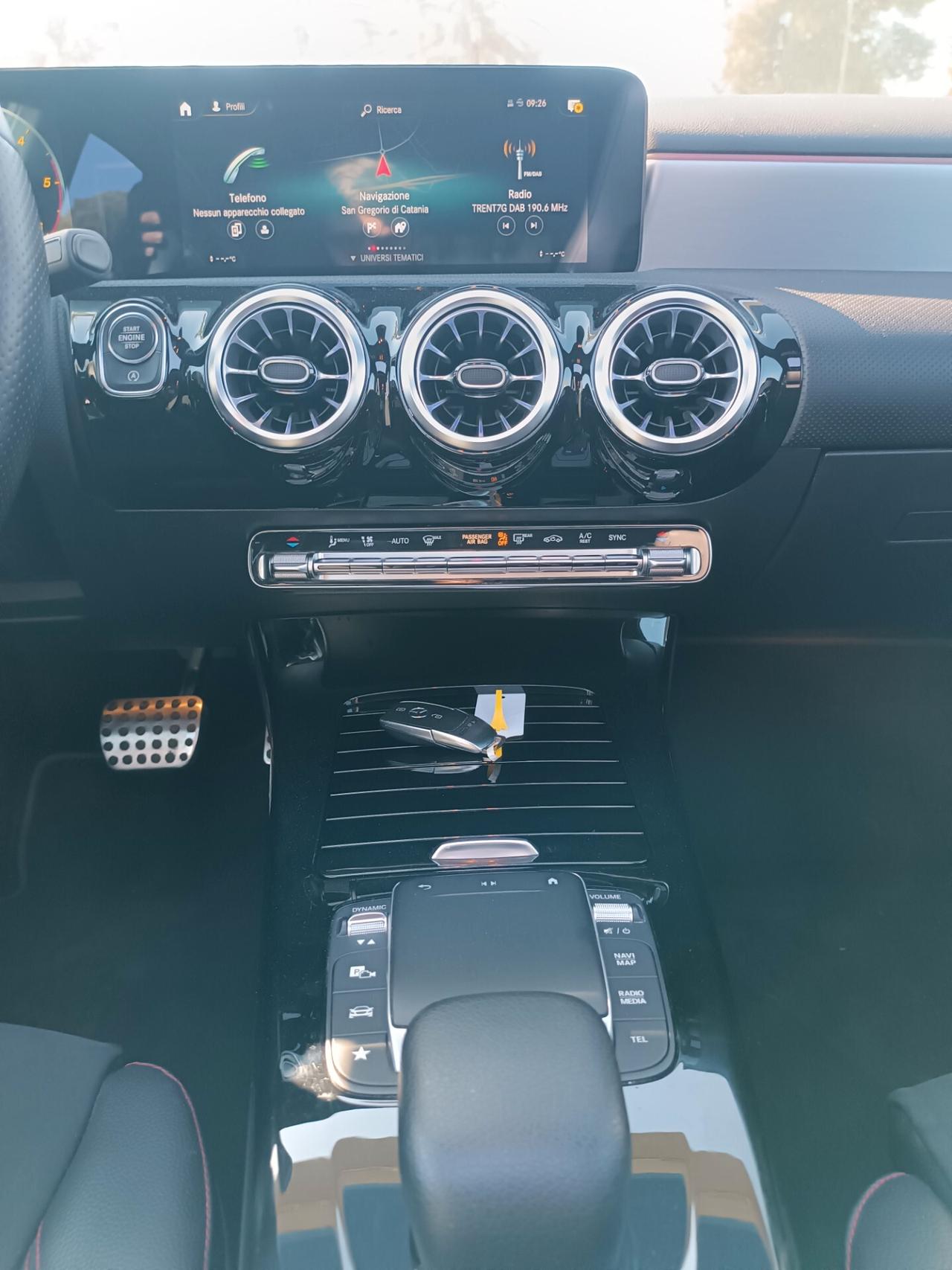 Mercedes-benz A 200d PREMIUM AMG