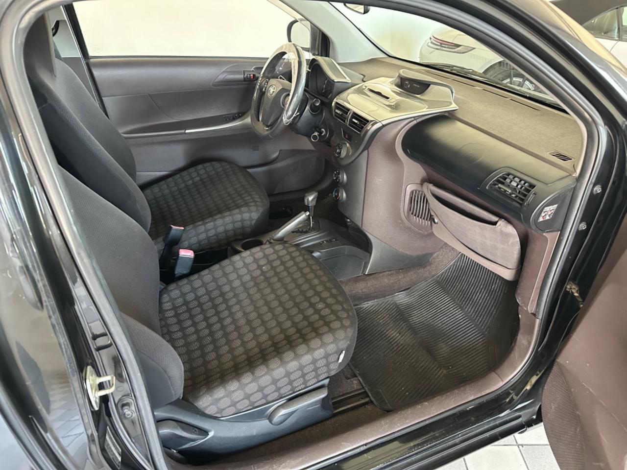 Toyota iQ 1.0 Sol