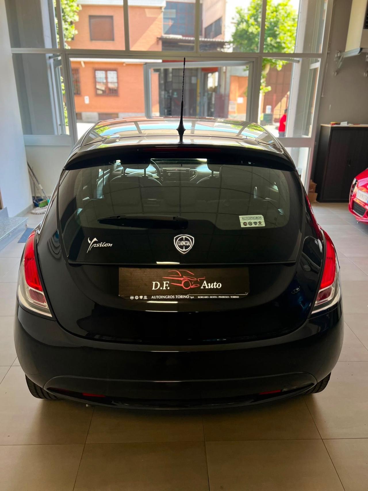Lancia Ypsilon 1.2 69 CV 5 porte Platinum