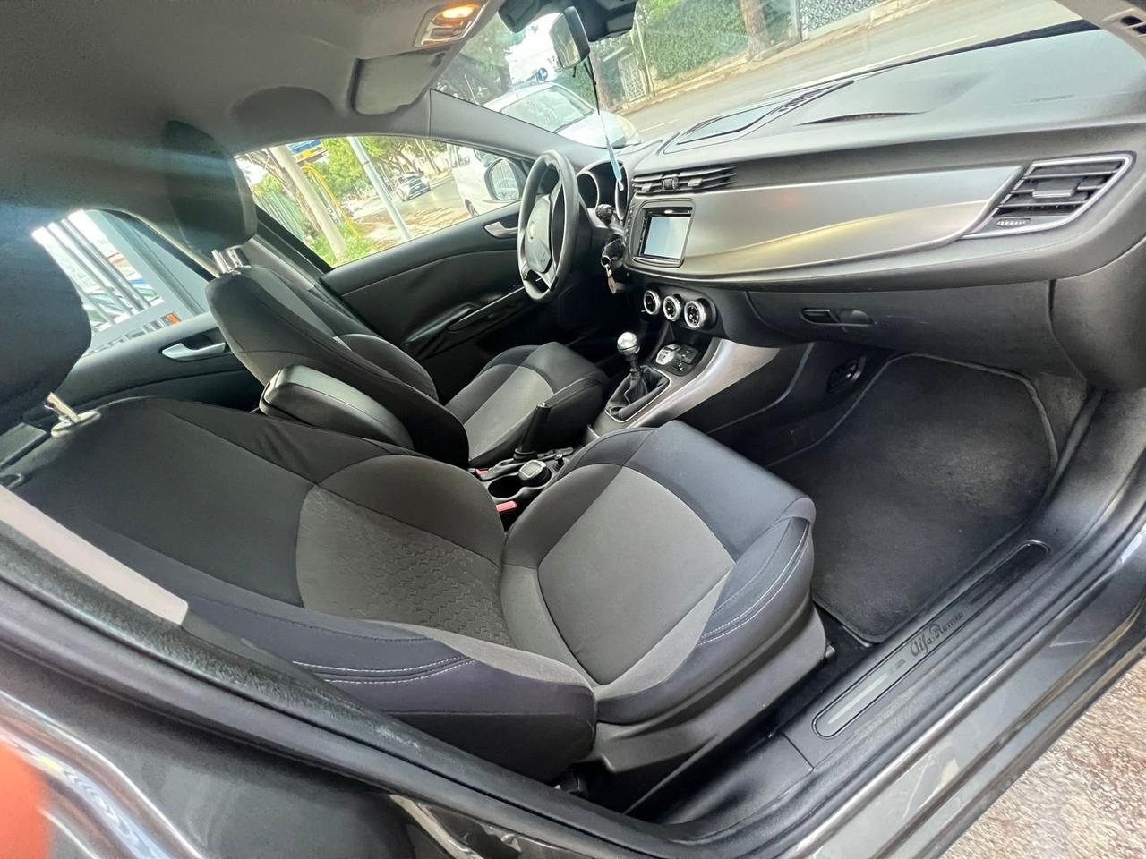 Alfa Romeo Giulietta 1.6 JTDm-2 105 CV Exclusive