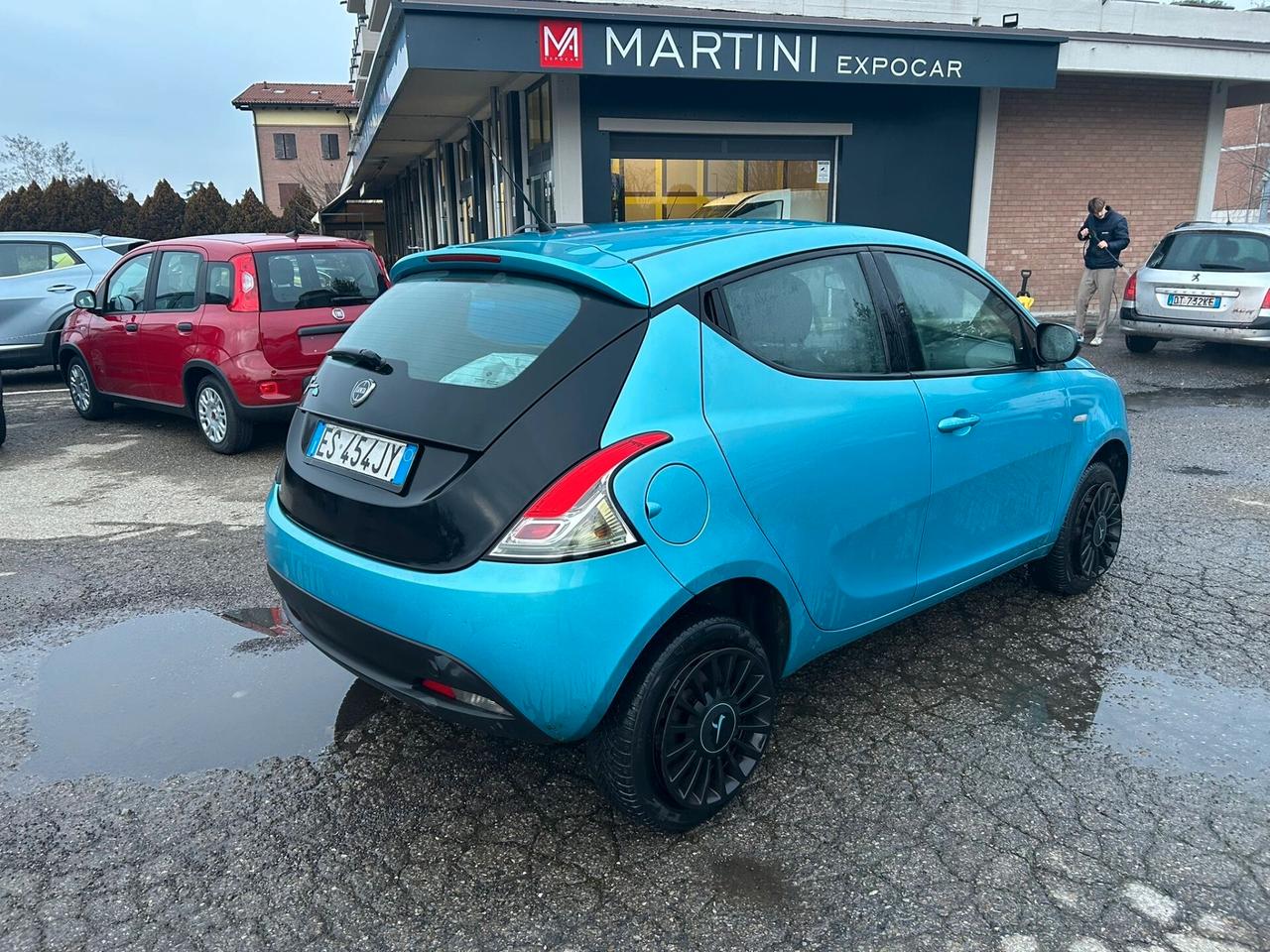 Lancia Ypsilon 0.9 TwinAir 85 CV 5 porte Metano Ecochic Elefantino