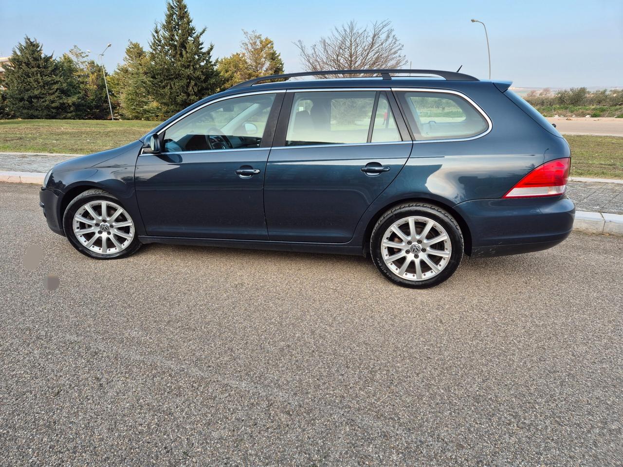 Volkswagen Golf Var. 2.0 TDI DPF Sportline 08