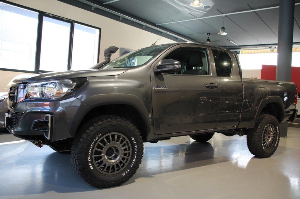 Toyota Hilux 2.4 D-4D 4WD 2 porte Extra Cab PREPARATA TAGLIANDATA uff Toyota
