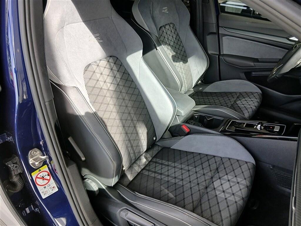 Volkswagen Golf 1.5 eTSI EVO ACT R-Line DSG