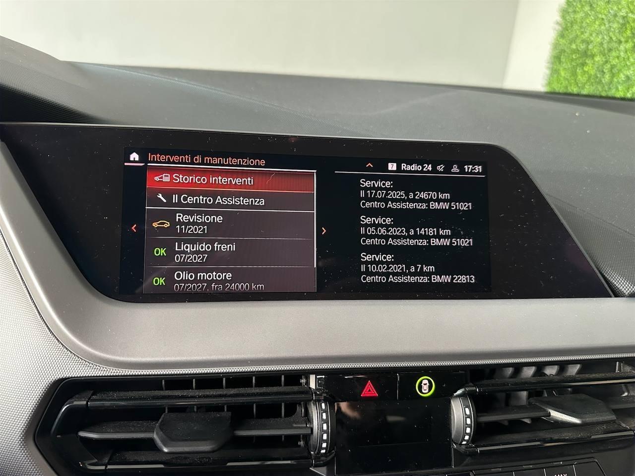 BMW - Serie 1 F40 116d Sport