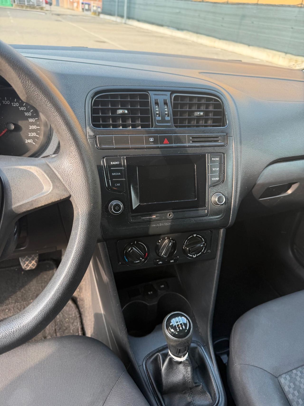 Volkswagen Polo 1.0 - NEOPATENTATI - 12 MESI DI GARANZIA -