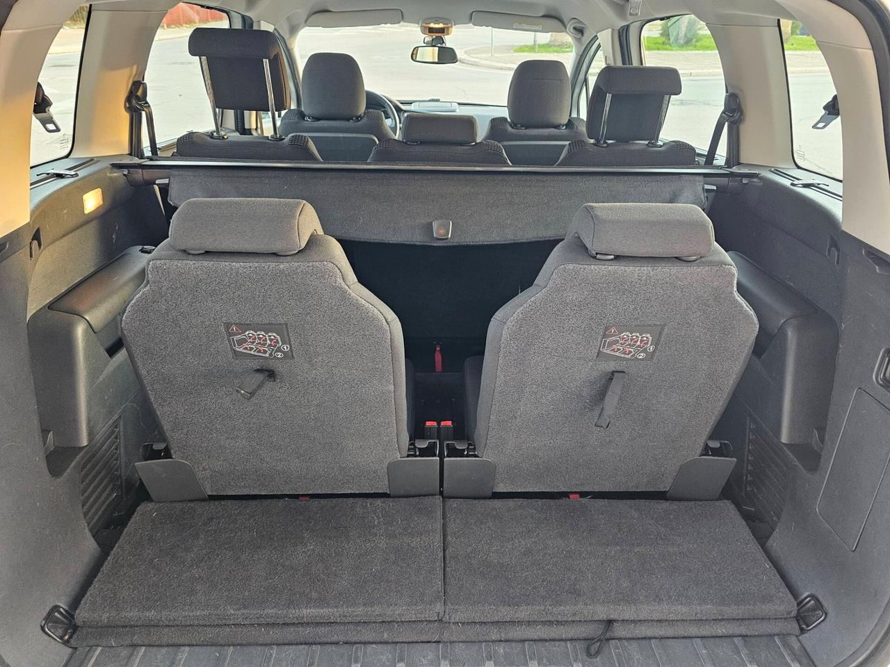 PEUGEOT 5008 1.6 BLUEHDI 120CV BUSINESS EAT6 7 POSTI