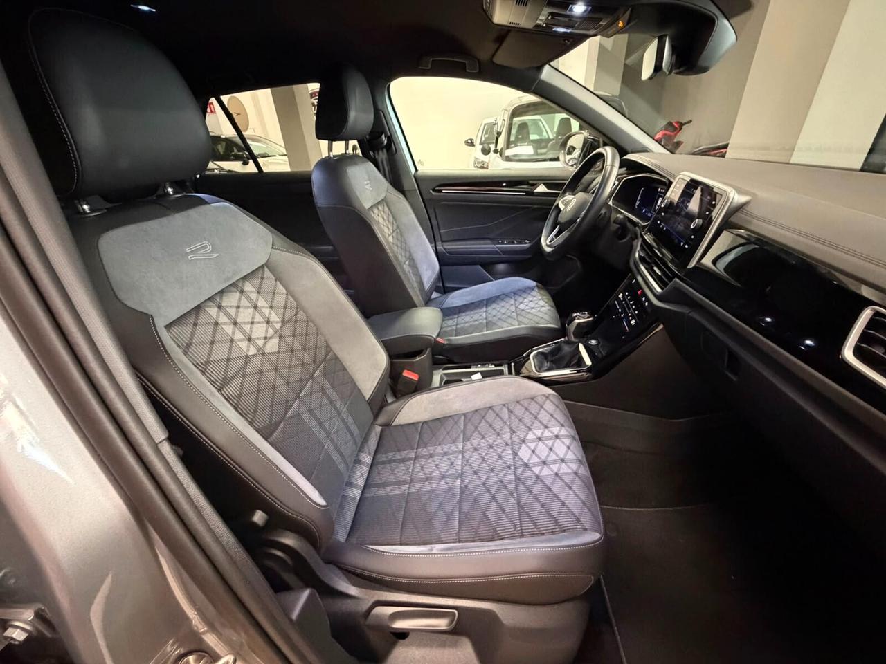 Volkswagen T-Roc 2.0 TDI SCR 150 CV DSG R-Line RATE DA 300 € AL MESE