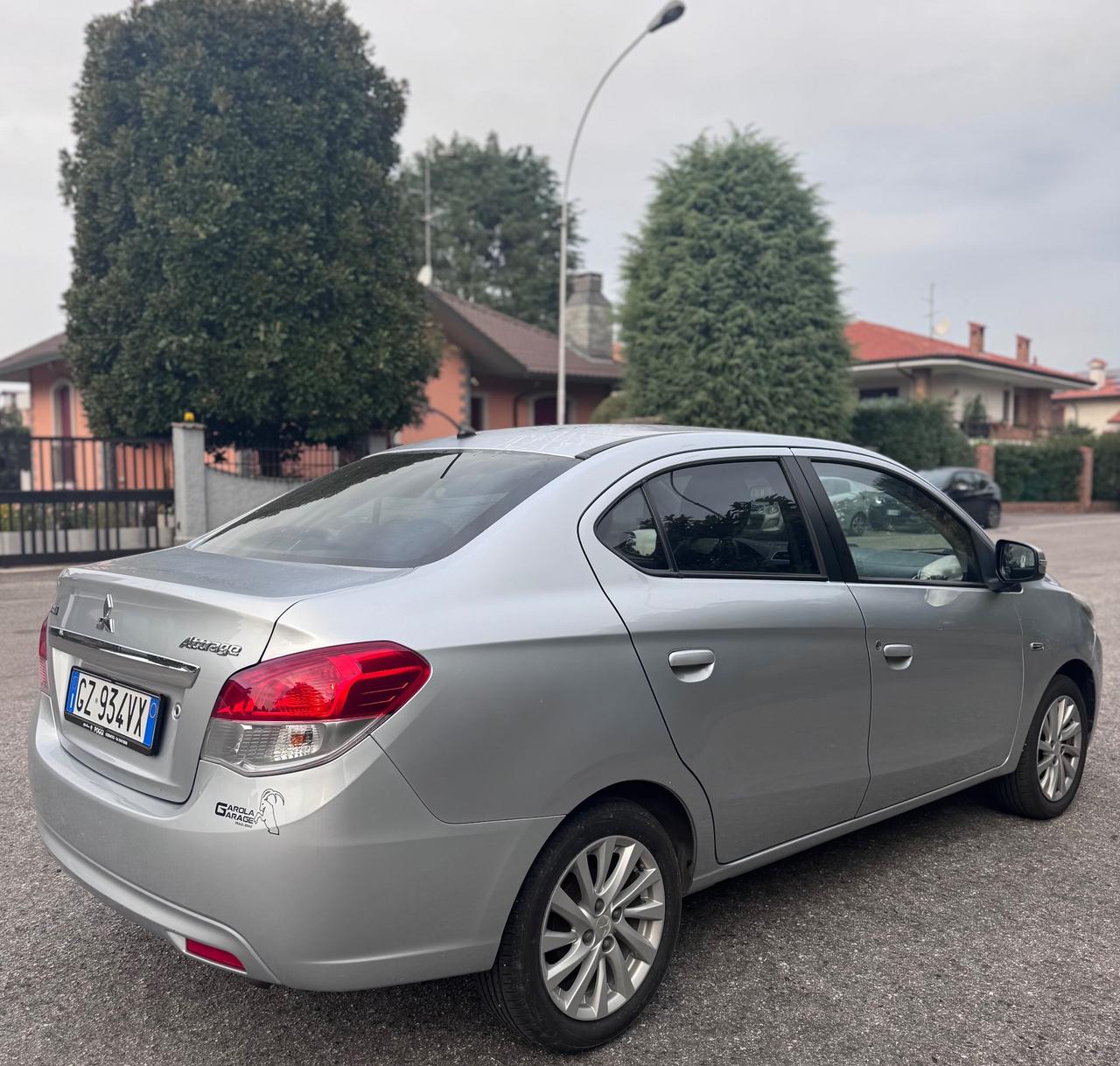 Mitsubishi Attrage Versione Unica